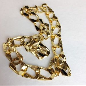 Gold tone heavy link costume necklace 14”